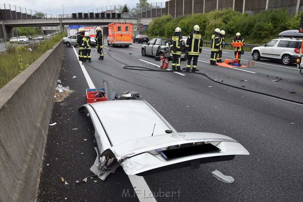 VU Auffahrunfall A 3 Rich Oberhausen kurz vor AS Koeln Dellbrueck P066.JPG - Miklos Laubert